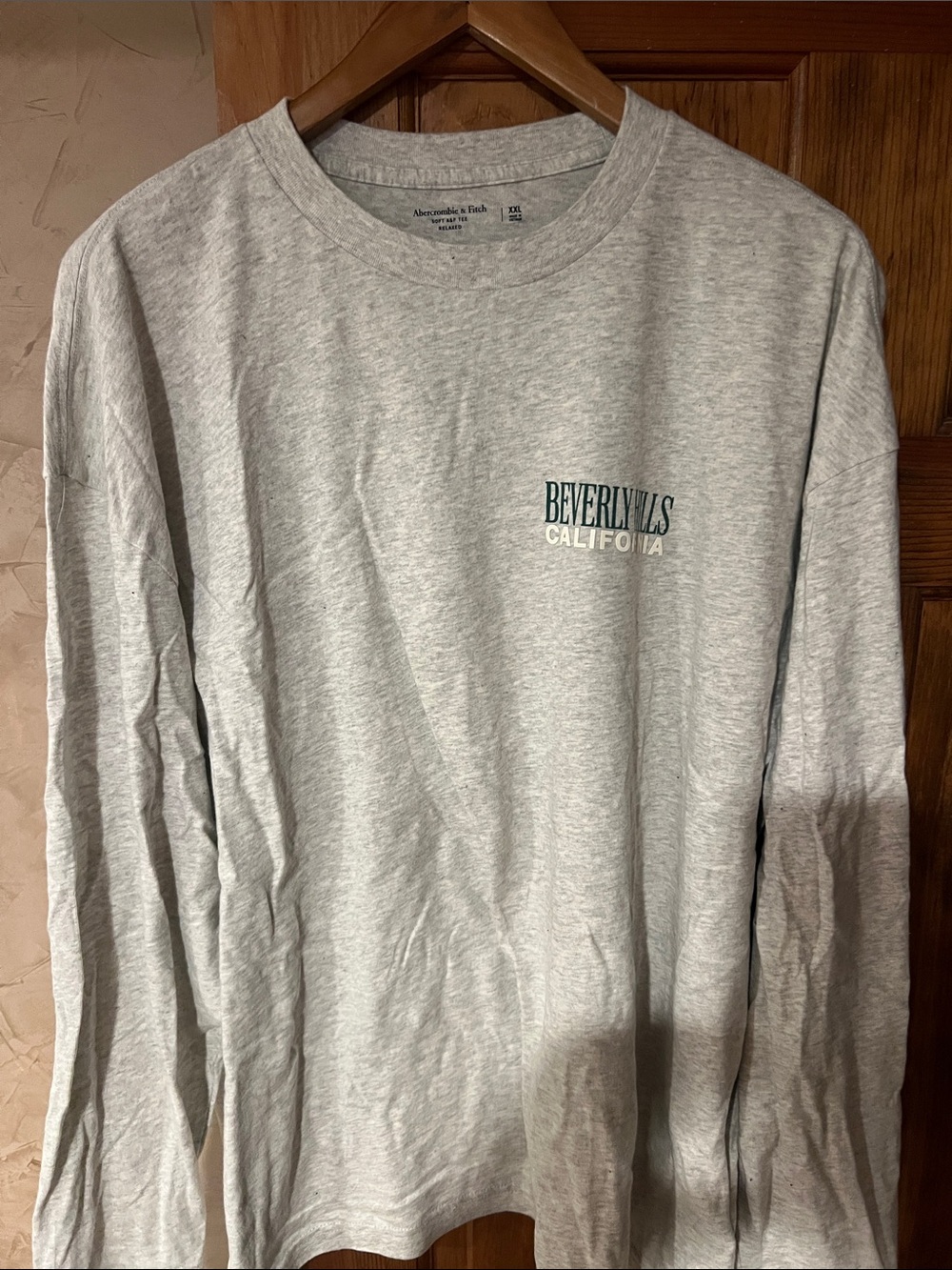 Abercrombie & Fitch Light Gray Long Sleeve 'Beverly/California' Crewneck Tee